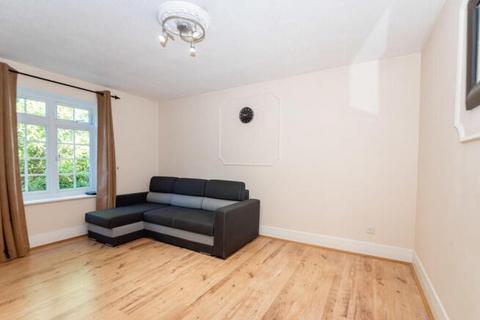 1 bedroom apartment to rent, Lightwater