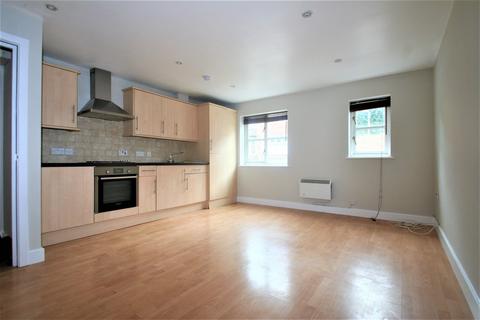 2 bedroom flat to rent, Alberon Gardens, London, NW11