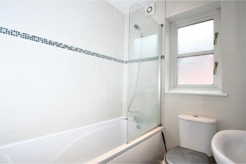 2 bedroom flat to rent, Alberon Gardens, London, NW11