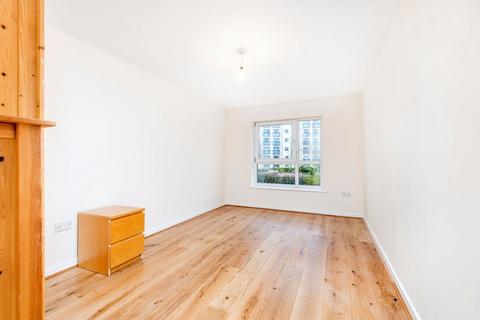 2 bedroom flat to rent, Westferry Road, London E14