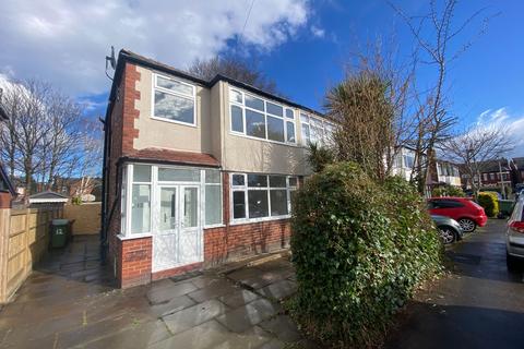 3 bedroom semi-detached house to rent, Dorrington Road, Cheadle Heath