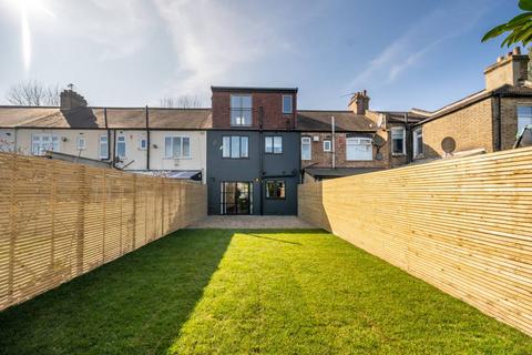 4 bedroom terraced house for sale, Cambrian Road, Leyton, London, E10