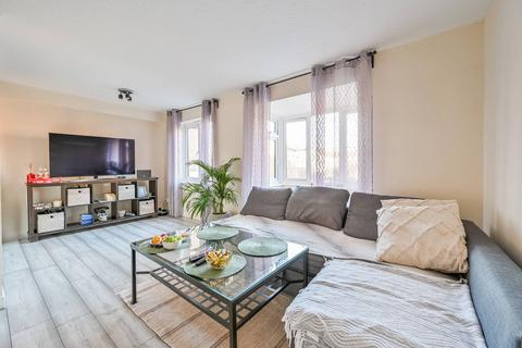 Sterling Gardens, New Cross, London, SE14