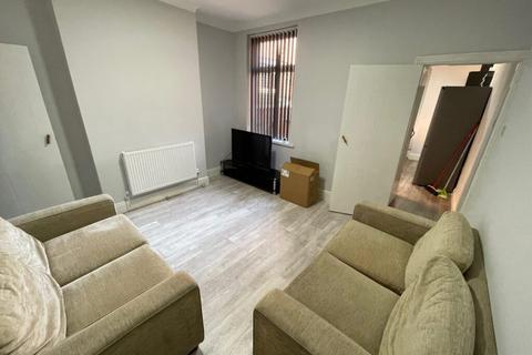 2 bedroom terraced house to rent, Barclay Street, Leicester LE3