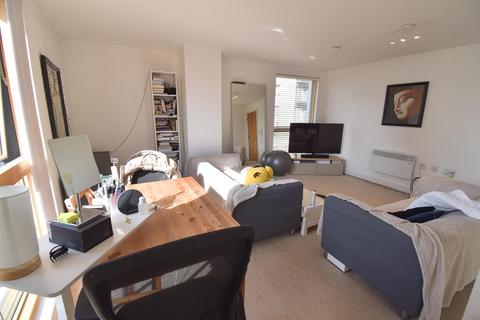 2 bedroom apartment for sale, Vallea Court, Red Bank, Manchester