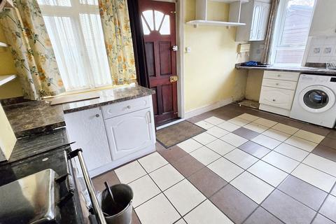 90 Bradley Road, Trowbridge, BA14 0RB