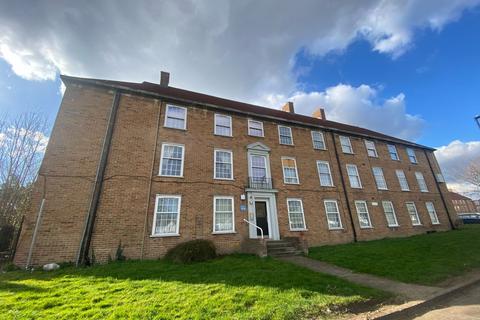 2 bedroom flat to rent, Manor Court, EN1