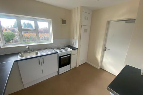 2 bedroom flat to rent, Manor Court, EN1