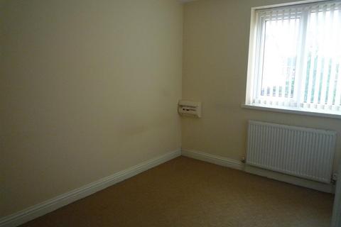 2 bedroom flat for sale, Shakespeare Crescent, Castleford