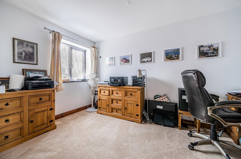 Bedroom/Office
