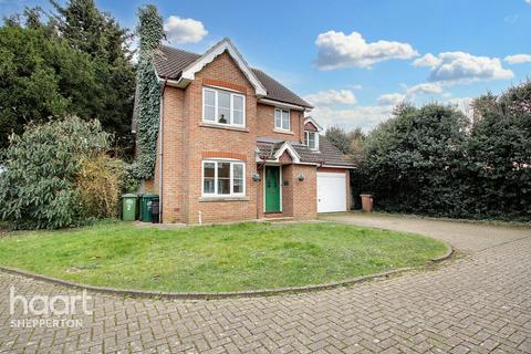 4 bedroom detached house for sale, Meadhurst Park, SUNBURY-ON-THAMES