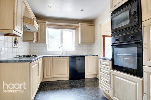 4 bedroom detached house for sale, Meadhurst Park, SUNBURY-ON-THAMES