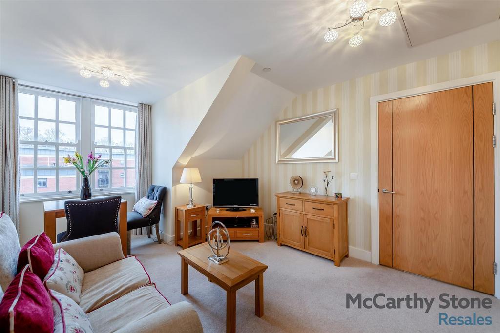 8637680-interior14.jpg