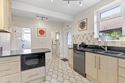 4 bedroom house for sale, Windermere Avenue, Menston LS29