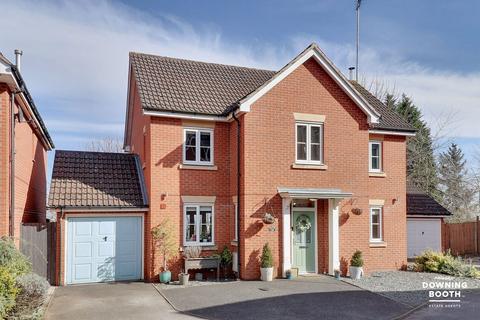 19 Pinetrees, Rugeley, WS15 1EQ