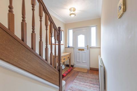 2 bedroom semi-detached house to rent, Fearnville View, Leeds LS8