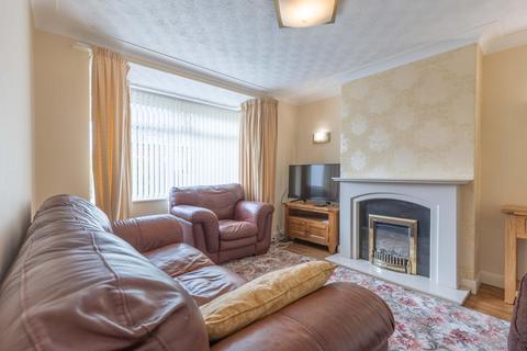 2 bedroom semi-detached house to rent, Fearnville View, Leeds LS8