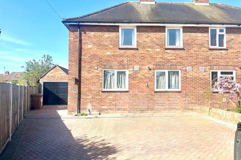 4 bedroom semi-detached house to rent, Morris Road, Chelmsford