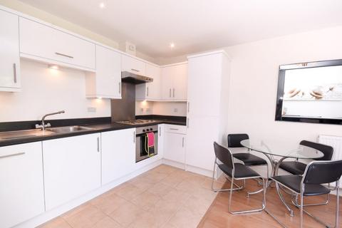 2 bedroom apartment to rent, Parkwood Road