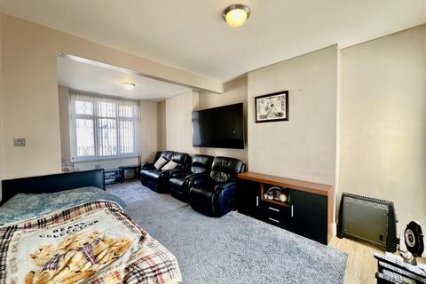 3 bedroom end of terrace house for sale, North Road, Southall UB1