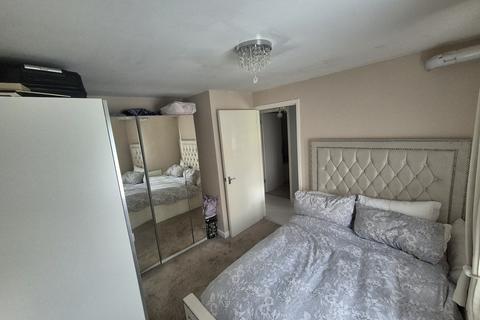 1 bedroom apartment for sale, at Lowden Road, Southall, Southall UB1