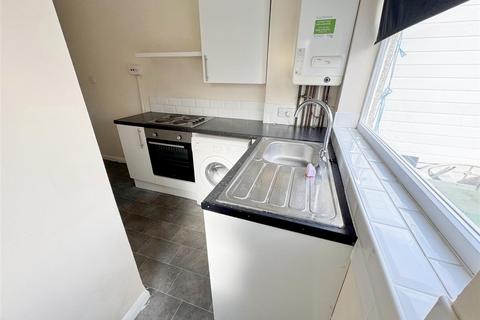 1 bedroom flat for sale, Alexandra Road, Grimsby, N.E. Lincs, DN31 1RW