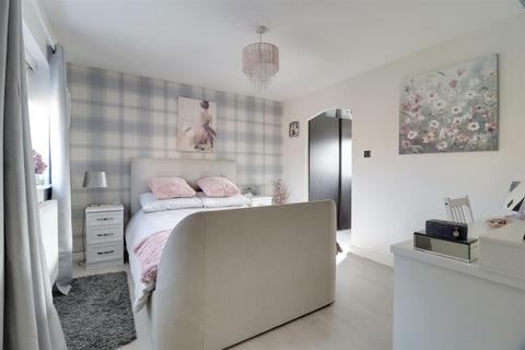 24 Augustus Drive, Brough, HU15 1DH