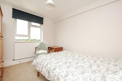 2 bedroom flat to rent, Melody Road Battersea SW18