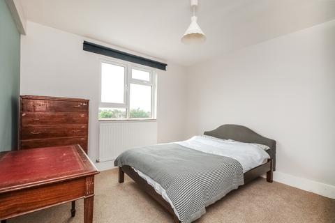 2 bedroom flat to rent, Melody Road Battersea SW18