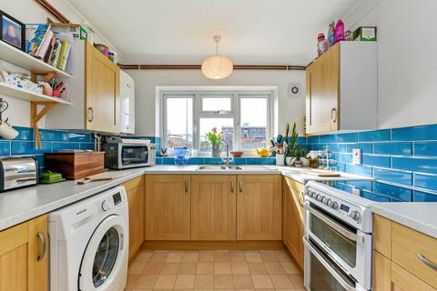 2 bedroom flat for sale, Foxwarren Close, West Wittering, West Wittering