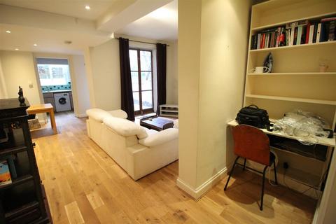 1 bedroom apartment to rent, Alexander Street, London