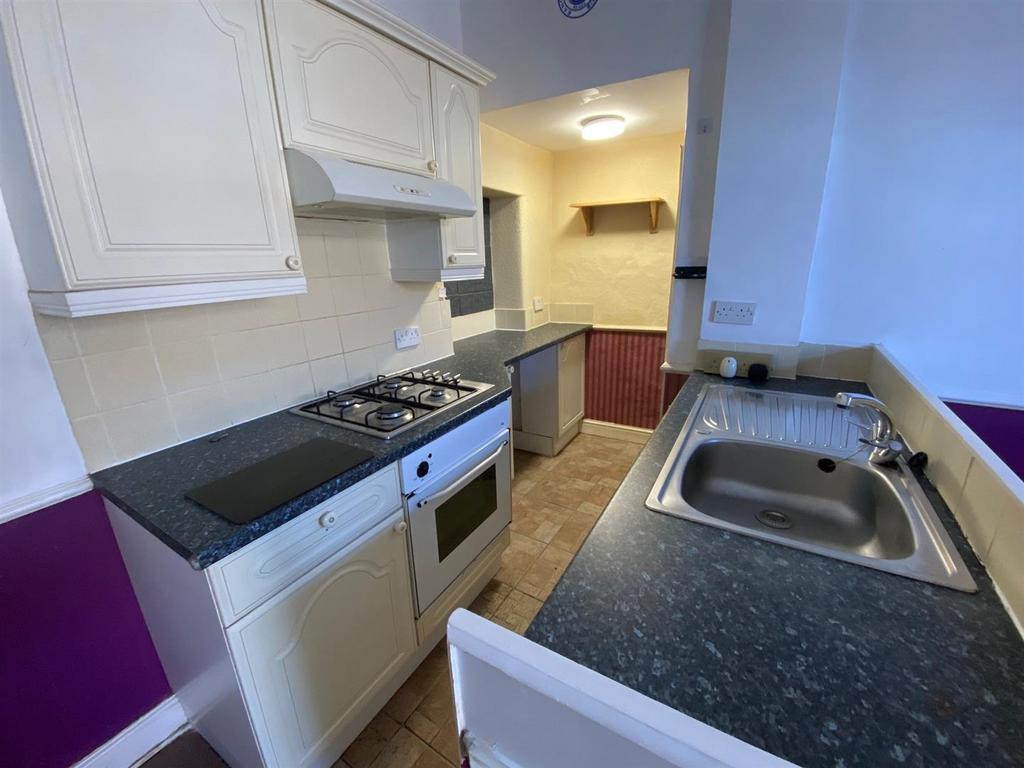 Kitchen area.jpg