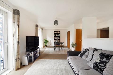 2 bedroom flat for sale, Walton Road, London, E12 5BF