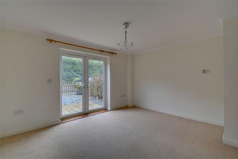 3 bedroom terraced house to rent, White Hart Mews, Liphook, Hampshire