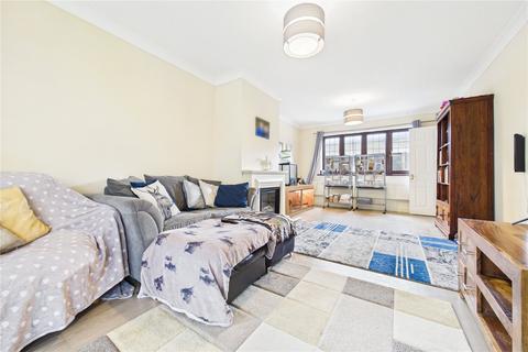 Els Bels Bunces Lane, Burghfield Common, Reading, RG7 3DG