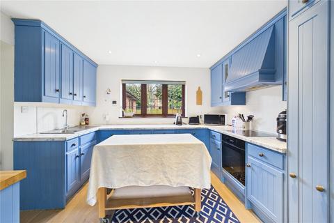 Els Bels Bunces Lane, Burghfield Common, Reading, RG7 3DG