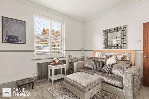 6 Manor Road, Waltham Abbey, EN9 1NF