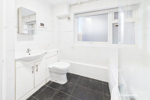 Studio for sale, Beverley Drive, Edgware, Middlesex, HA8 5NB