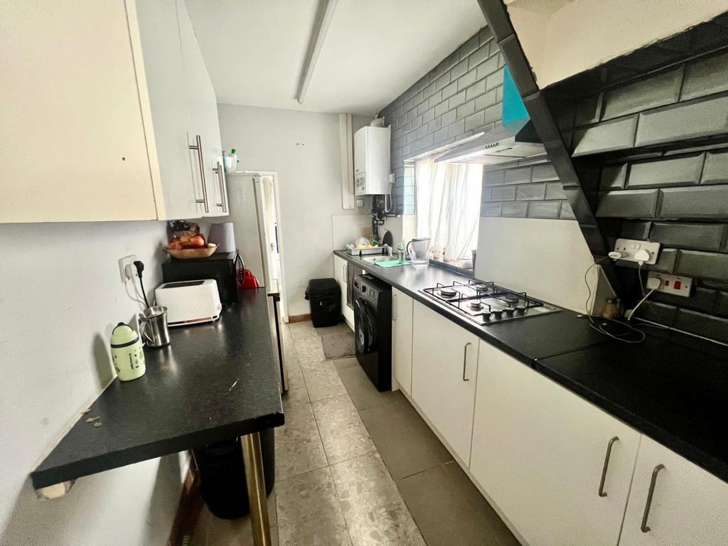 40 cundall road-7