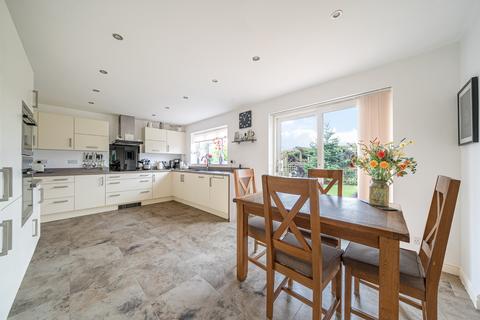 3 Highfields, Barrowby, Grantham, NG32 1BG