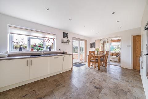 3 Highfields, Barrowby, Grantham, NG32 1BG