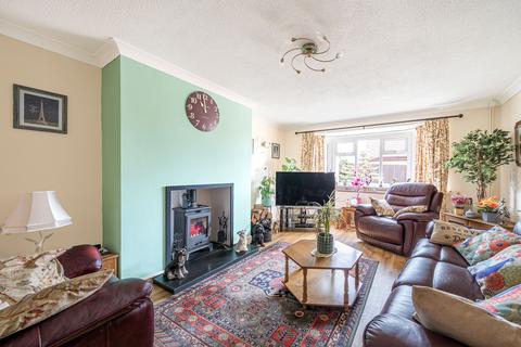 3 Highfields, Barrowby, Grantham, NG32 1BG