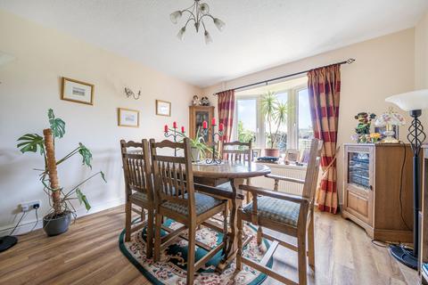3 Highfields, Barrowby, Grantham, NG32 1BG