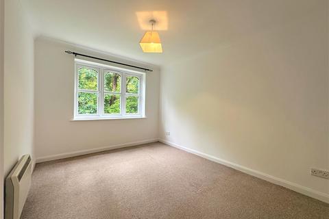 2 bedroom flat to rent, Foxlands Close, Watford WD25