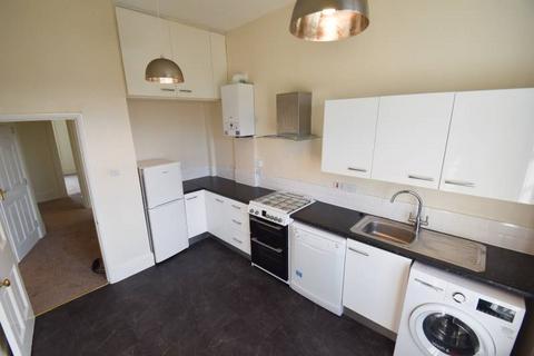 2 bedroom flat to rent, Upperton Gardens, Eastbourne BN21