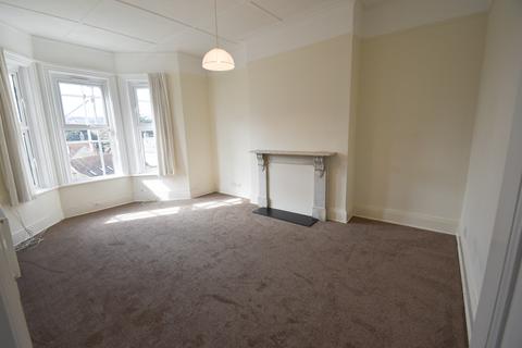 2 bedroom flat to rent, Upperton Gardens, Eastbourne BN21