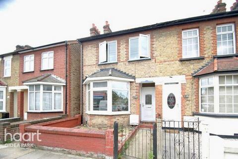 3 bedroom terraced house for sale, Park Lane, Hornchurch, RM11 1BE