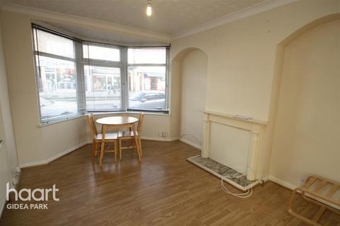 3 bedroom terraced house for sale, Park Lane, Hornchurch, RM11 1BE