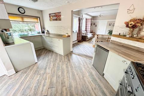 3 bedroom semi-detached house for sale, Ferriby Lane, Scartho, Grimsby, N.E. Lincs, DN33 3NU