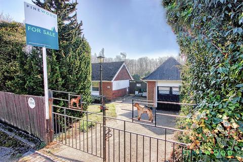 3 bedroom detached bungalow for sale, Heath Road, Chesterfield S42